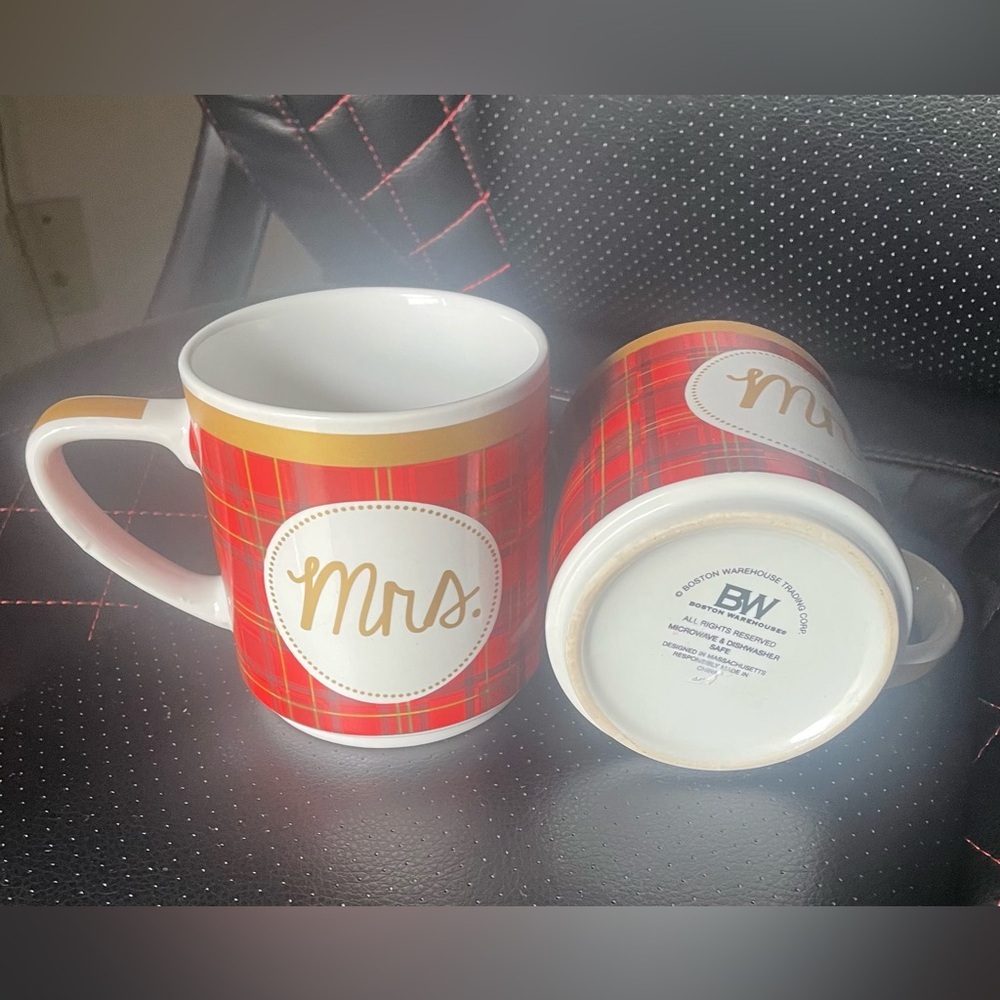 Boston Warehouse Red and Gold Mugs Classic Dining Set - Picture 2 of 3